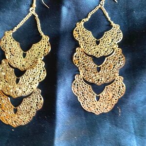 Silvertone filagree earrings